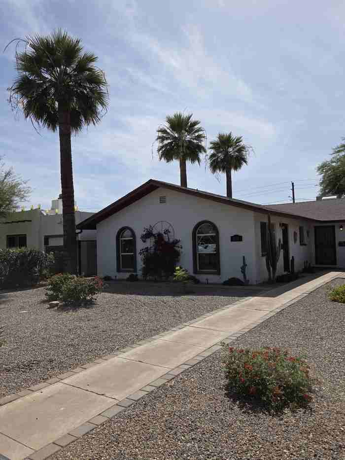 318 N Washington St #A - Photo 2 of 11