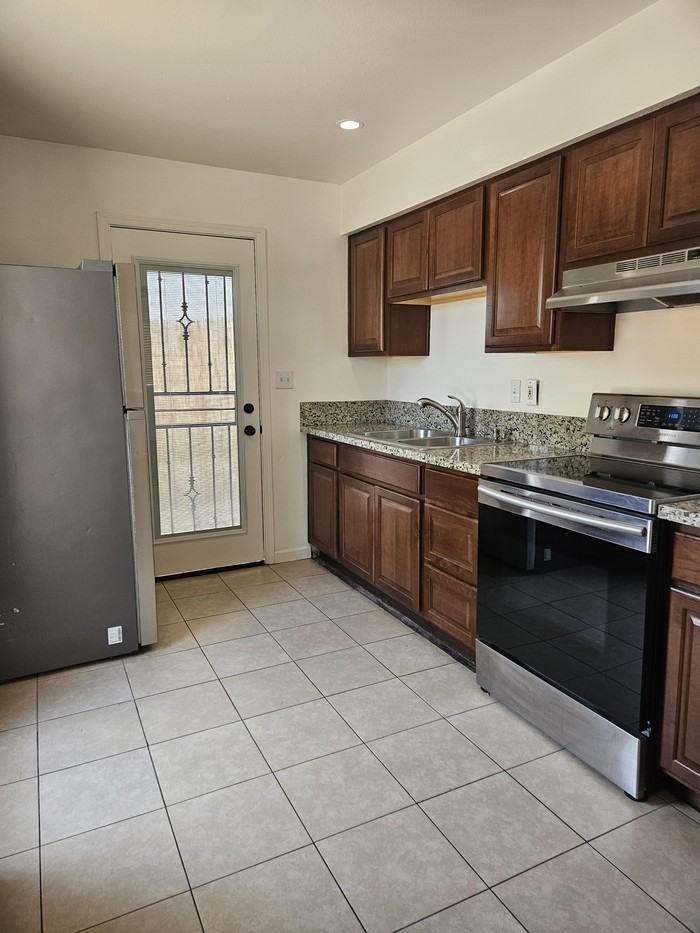 318 N Washington St #A - Photo 6 of 11