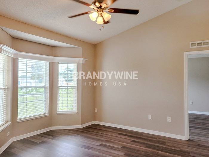 2564 Courtland Blvd - Photo 5 of 43