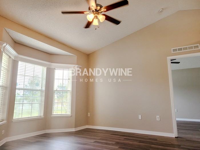 2564 Courtland Blvd - Photo 7 of 43