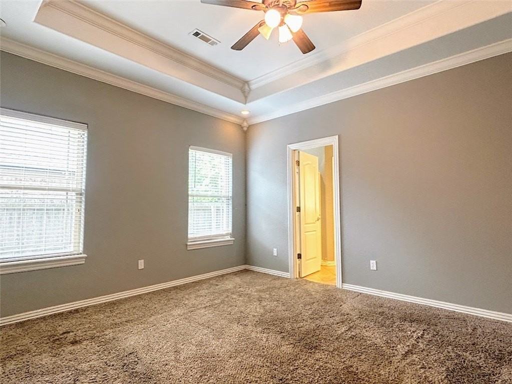 574 Westford St - Photo 5 of 18