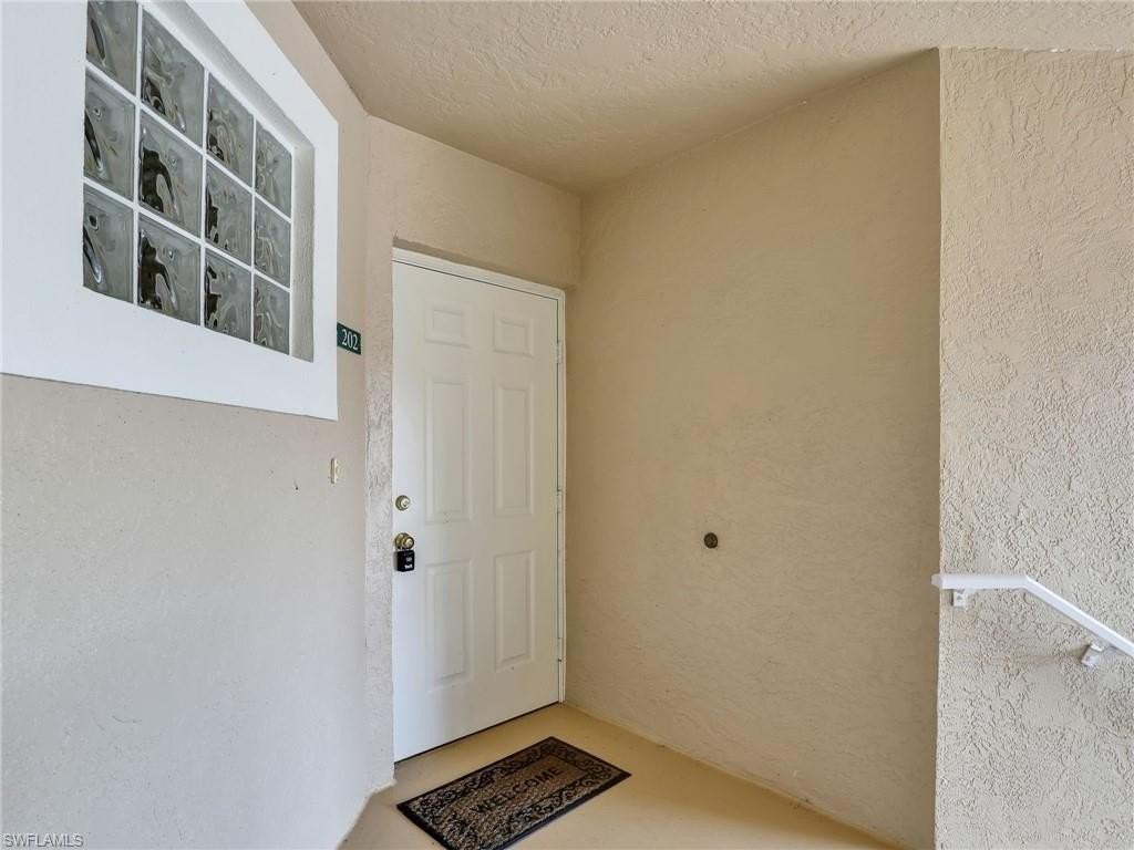 2408 Millcreek Ln Apt 202 - Photo 6 of 33