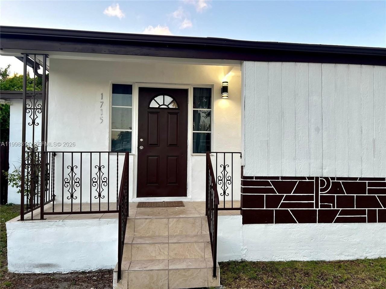 1715 Nw 180th Ter - Photo 4 of 50
