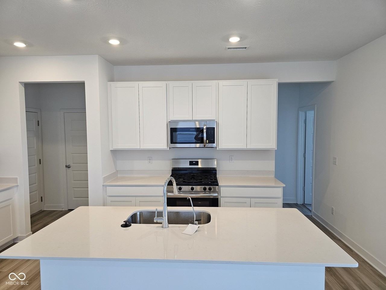 6870 Teder Creek Ln - Photo 7 of 30