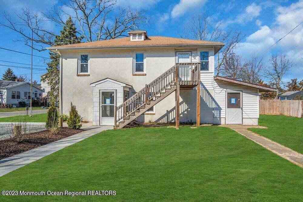7 Pollys Park Dr - Photo 2 of 9
