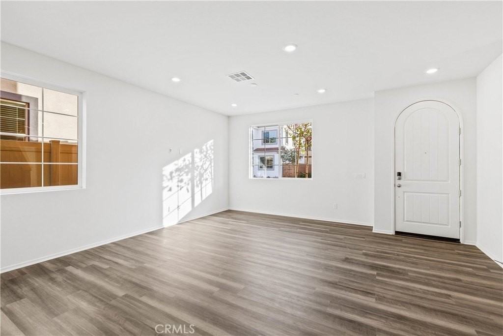 5346 Malibu Way - Photo 4 of 25