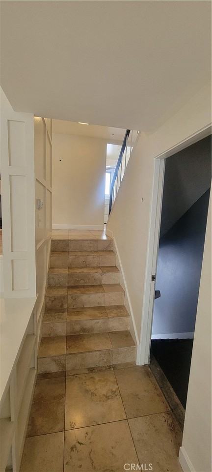 4279 W Sarah St - Photo 6 of 38