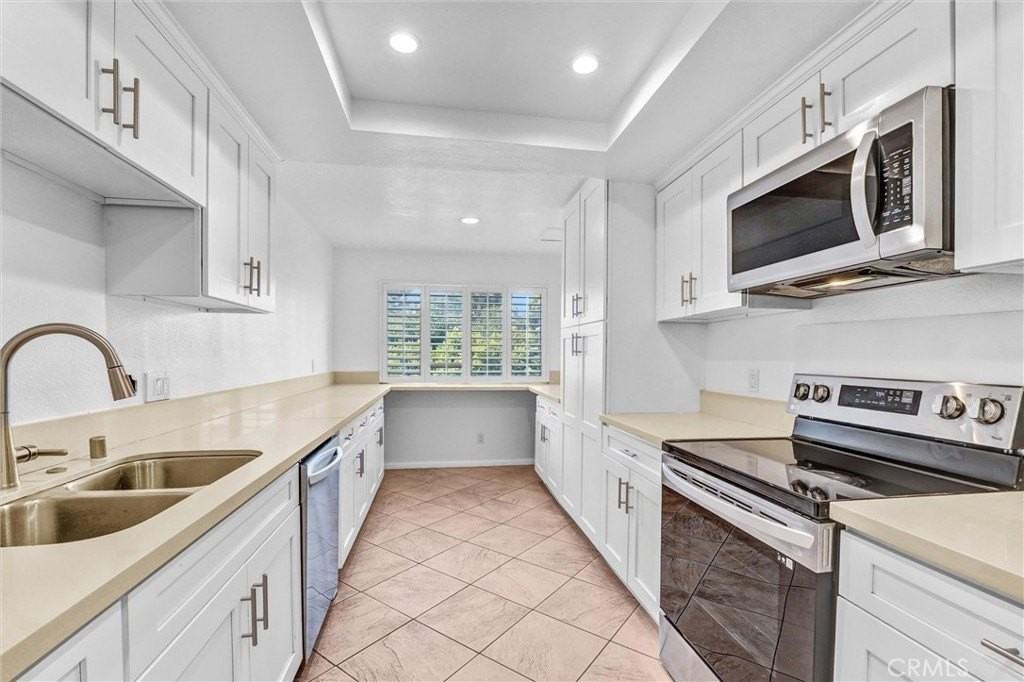 18136 Oxnard St #40 - Photo 7 of 21