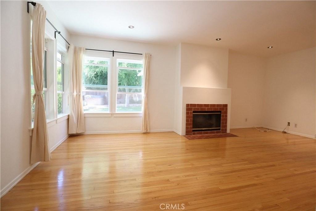 5441 Burnet Ave - Photo 3 of 13