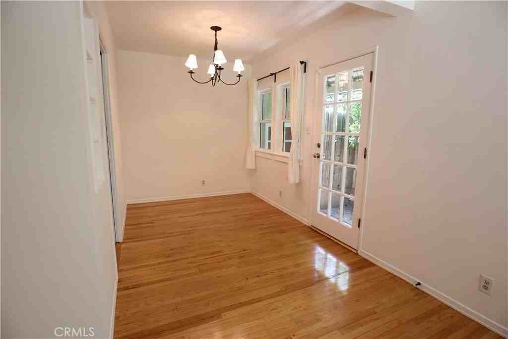 5441 Burnet Ave - Photo 4 of 13