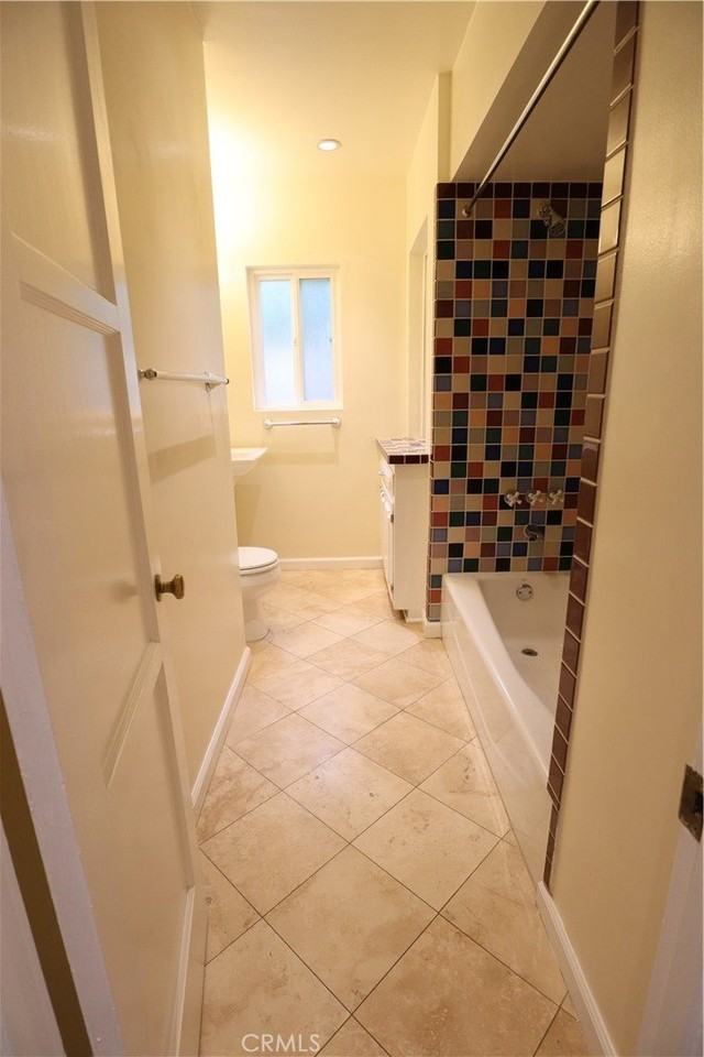 5441 Burnet Ave - Photo 7 of 13