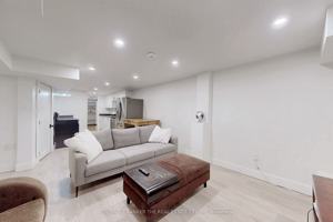 featured image of 32 Hollingshead Drive