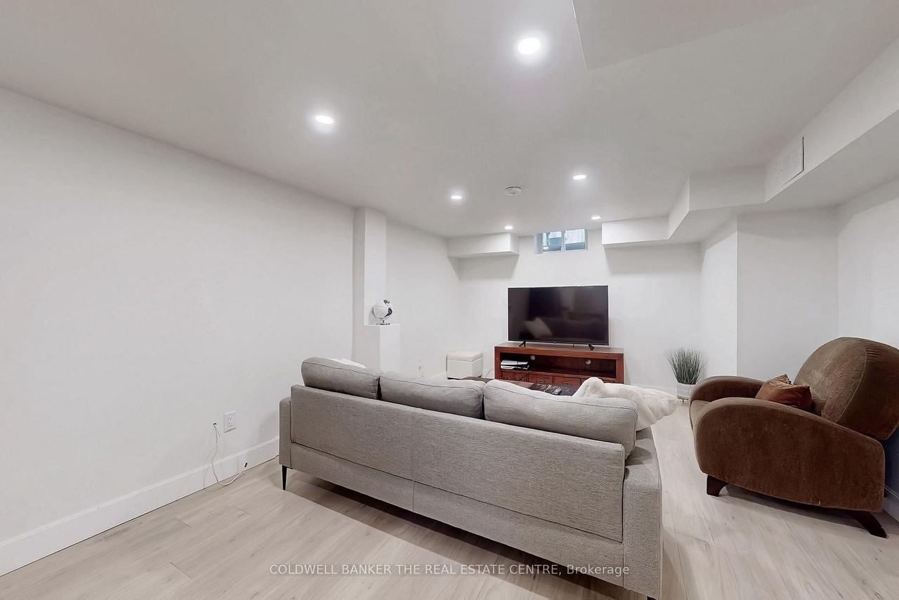 32 Hollingshead Drive - Photo 2 of 14