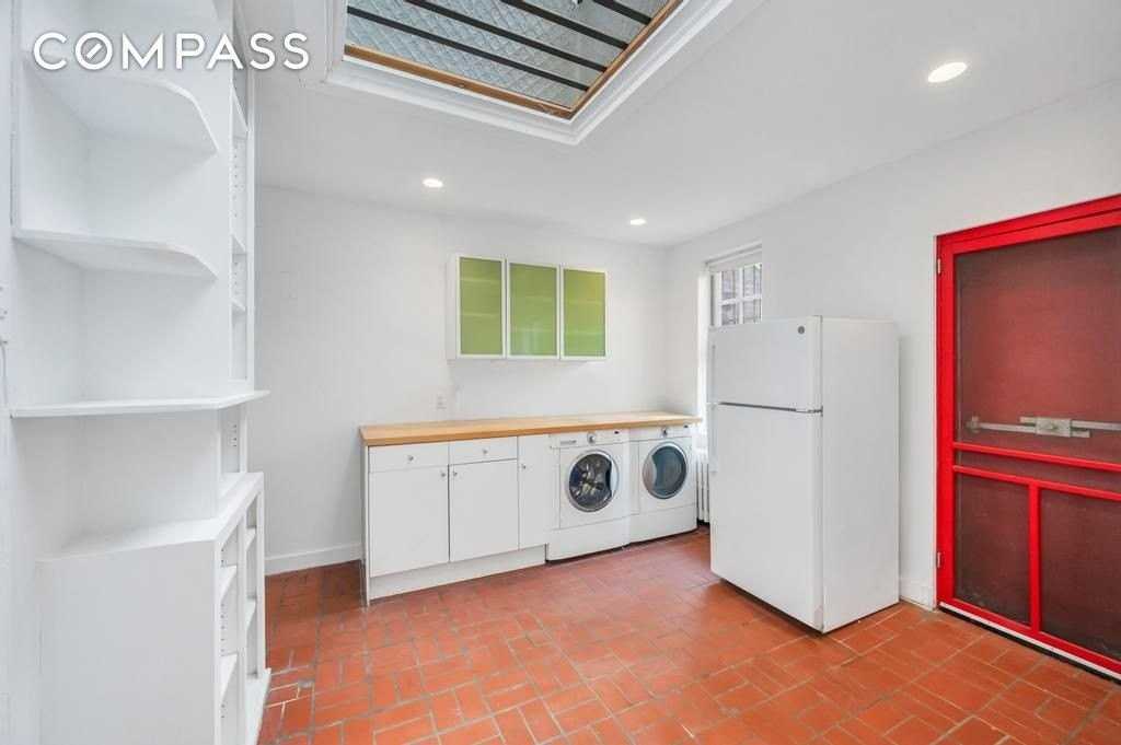 334 E 22nd St #1 - Photo 6 of 17