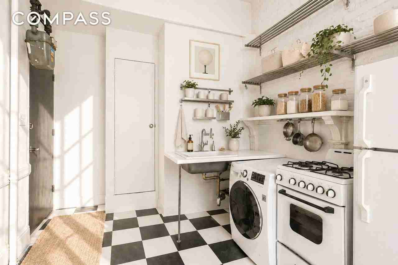 20 Renwick St #12 - Photo 5 of 7