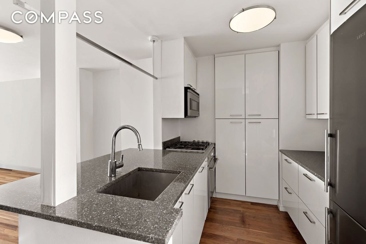 515 E 72nd St #3KLMN - Photo 6 of 19