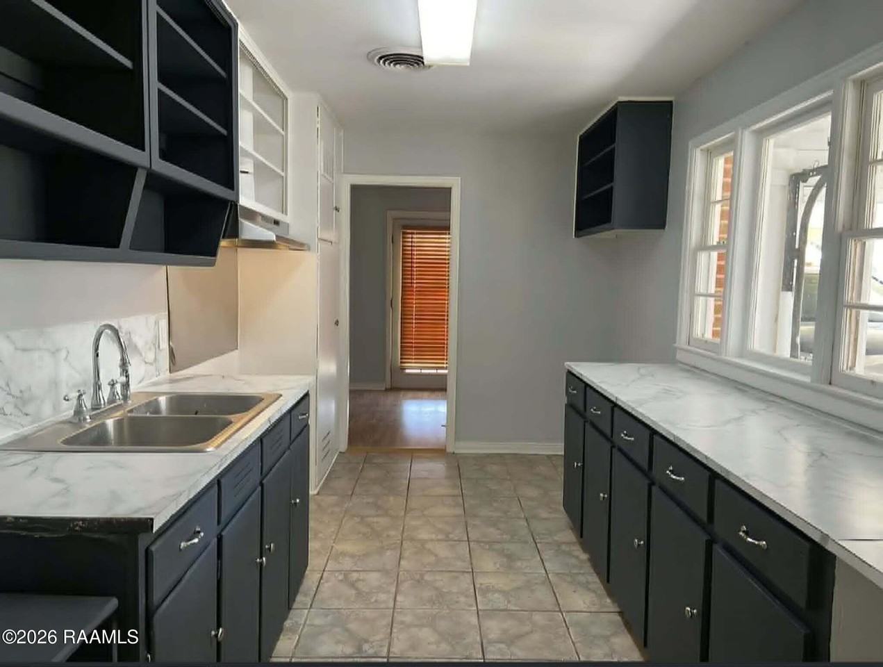617 Chickasaw Dr - Photo 3 of 10