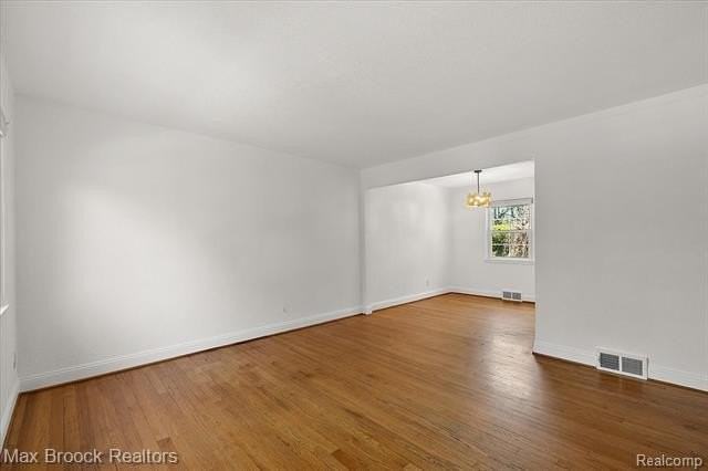 1652 Graefield Rd - Photo 3 of 35