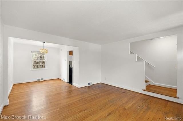 1652 Graefield Rd - Photo 6 of 35