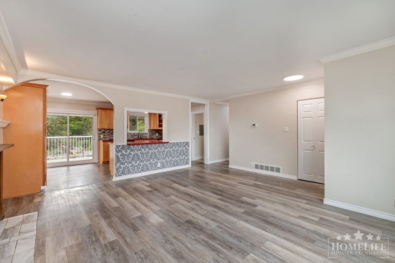 10266 124 St - Photo 4 of 15