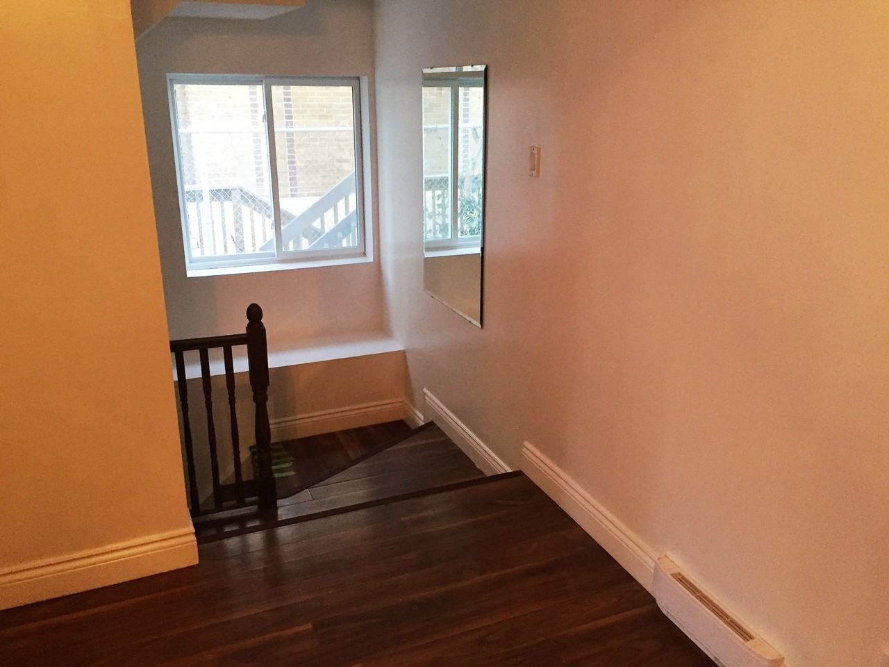 353 Rue Wilbrod Street #1 - Photo 5 of 10