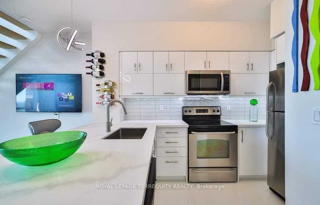 185 Legion Road North - Photo 5 of 18