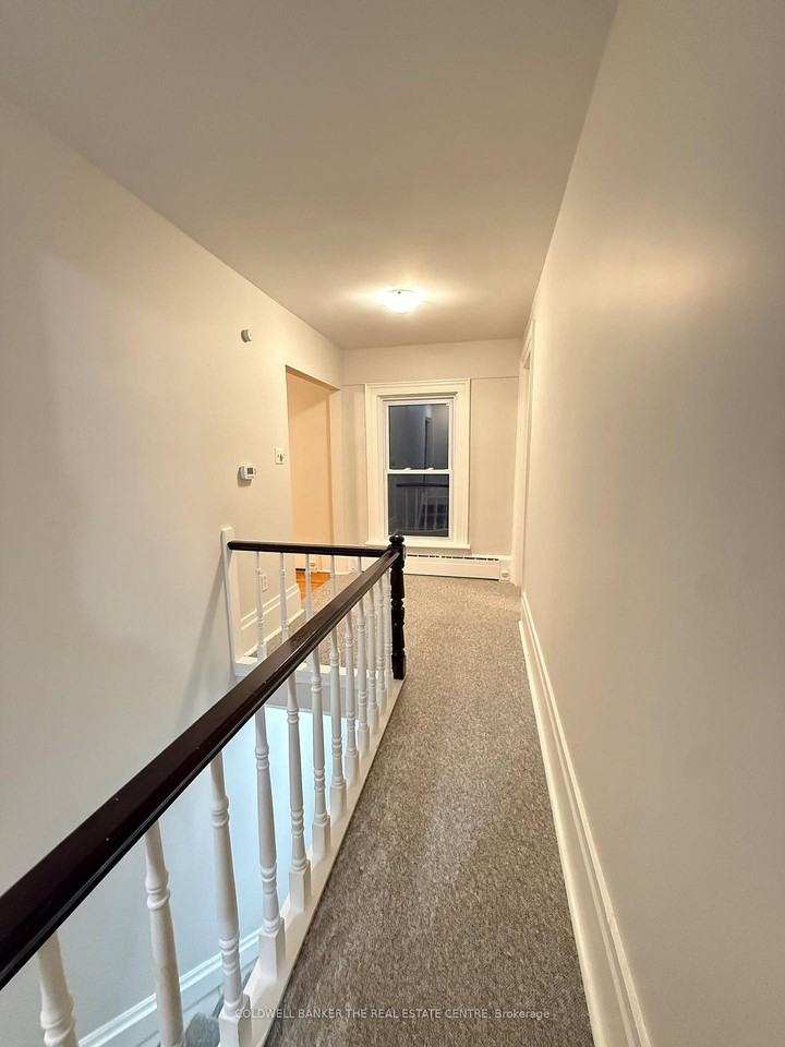 59 B Wellington Street East - Photo 3 of 15