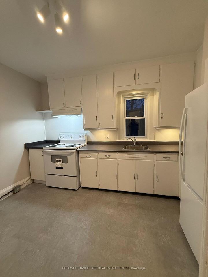 59 B Wellington Street East - Photo 4 of 15