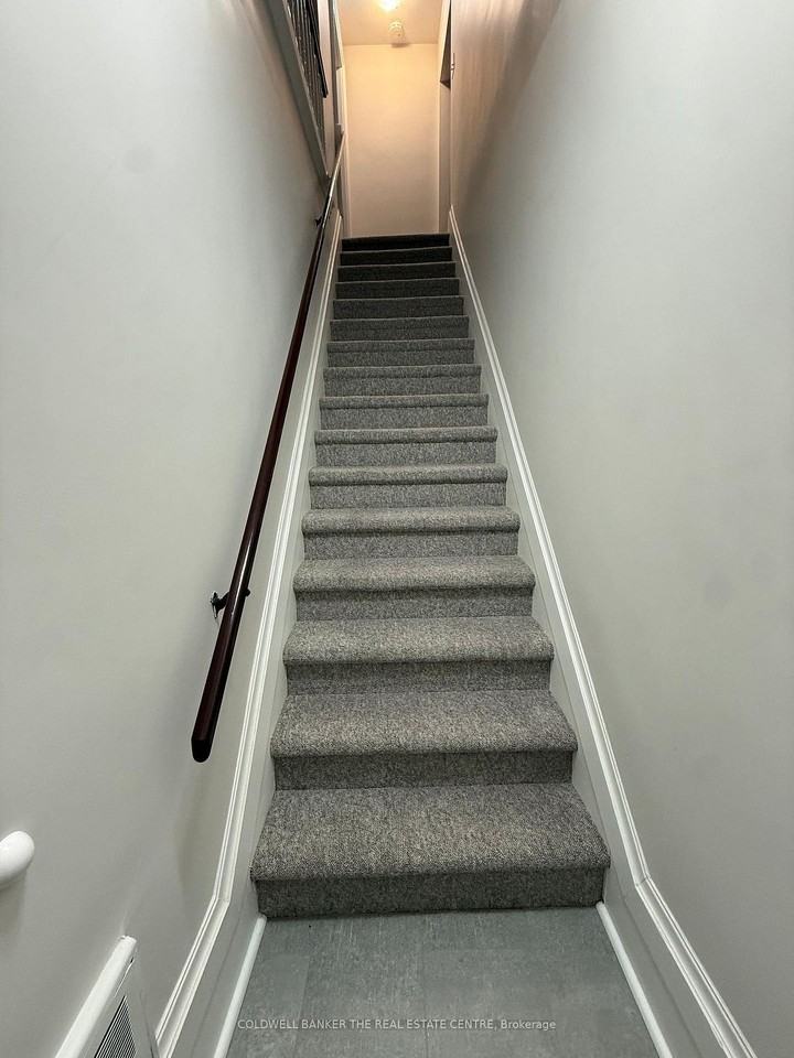 59 B Wellington Street East - Photo 2 of 15