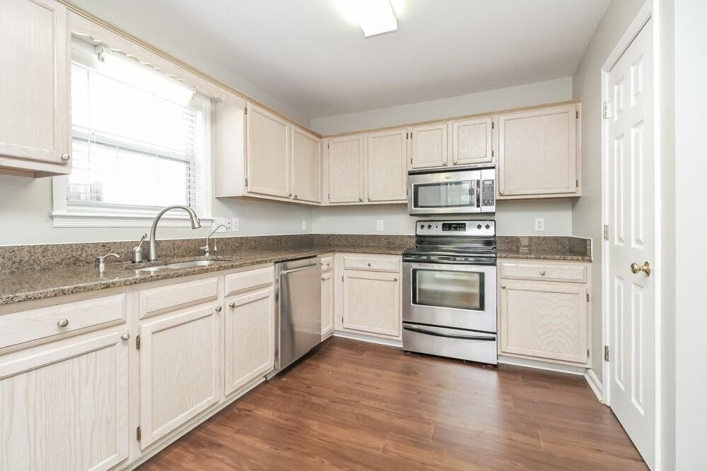 3645 Rutherford Dr - Photo 7 of 17