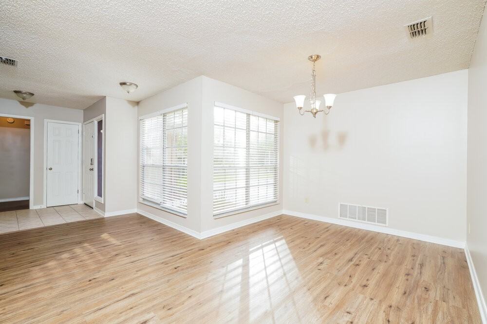 2677 Aberdeen Ct - Photo 5 of 16