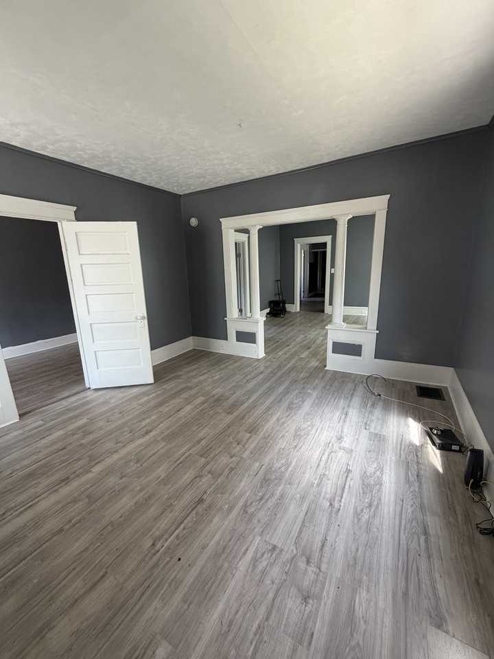 1137 E 66th St #1 - Photo 6 of 33