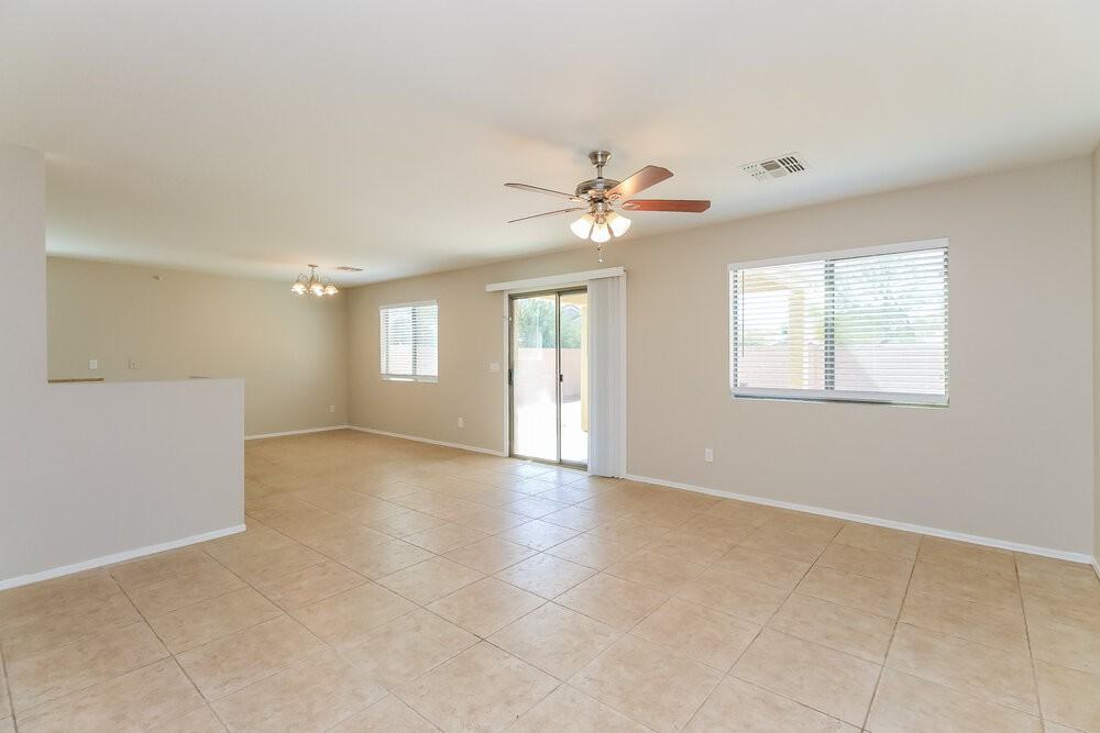 3206 S Justin Dr - Photo 4 of 17
