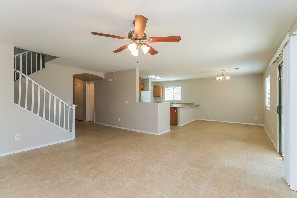 3206 S Justin Dr - Photo 5 of 17