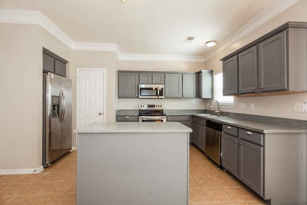 7913 Bushy Creek Dr - Photo 7 of 17