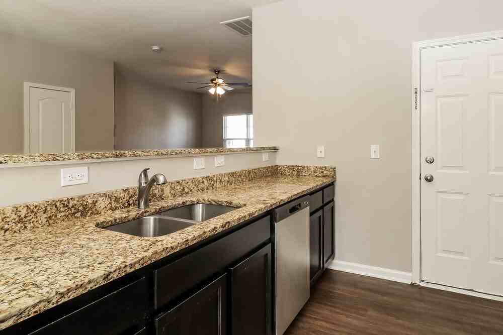 2541 Meadow Crossing Dr - Photo 7 of 17