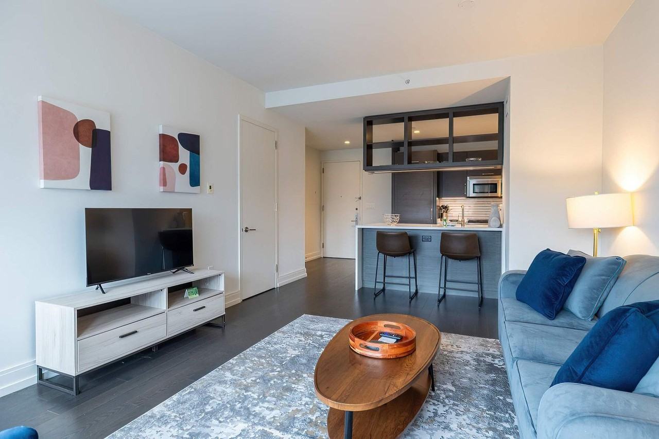 555 10th Ave #1504766P - Photo 2 of 18