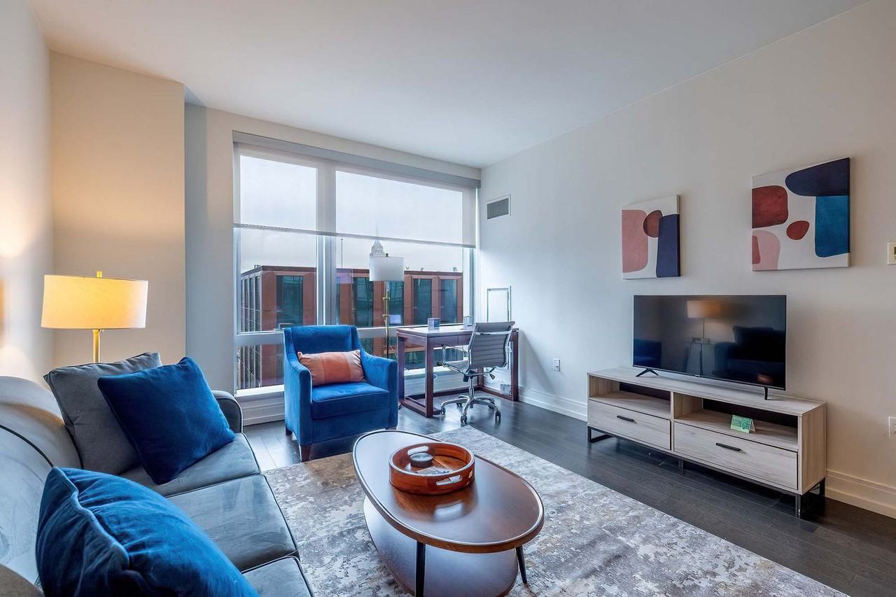 555 10th Ave #1504766P - Photo 4 of 18