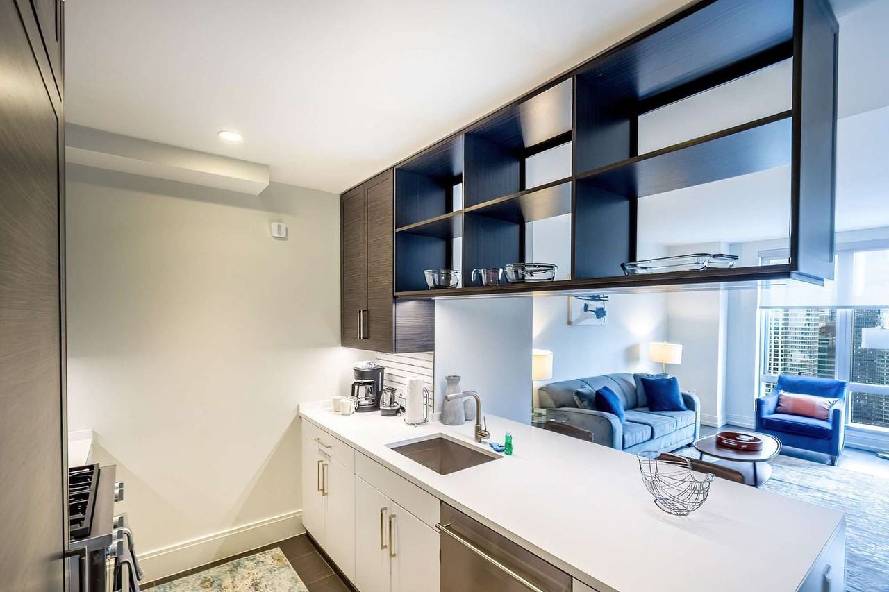 555 10th Ave #1504766P - Photo 6 of 18