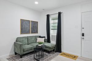 featured image of 2336 Minnie St