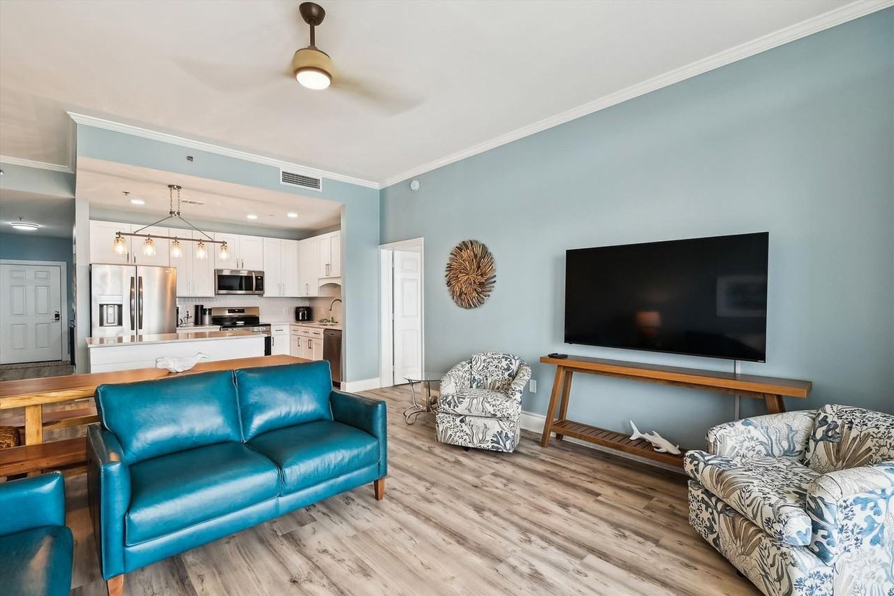 9815 Thomas Dr #1523339P - Photo 4 of 33