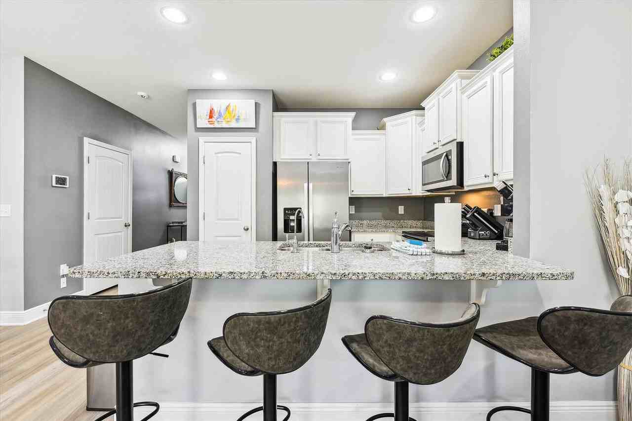 7664 Shadow Lake Drive #1523352P - Photo 6 of 36