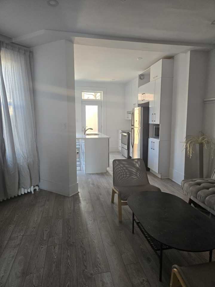 4095 Boulevard Décarie - Photo 4 of 22