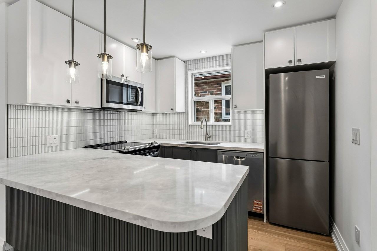 73 Lanark Avenue - Photo 3 of 18