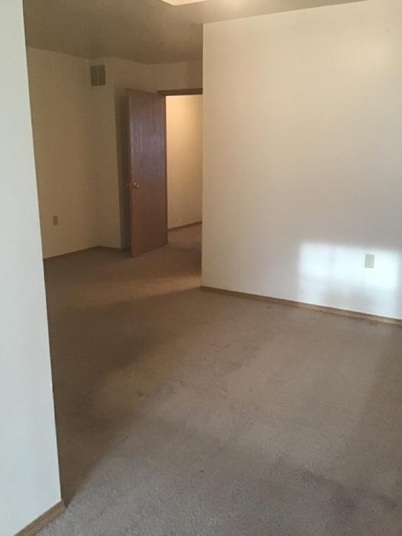 1400 W Frosty Dr - Photo 4 of 10