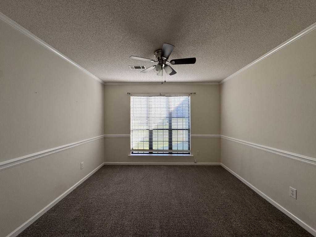 125 Lenox Dr - Photo 3 of 17