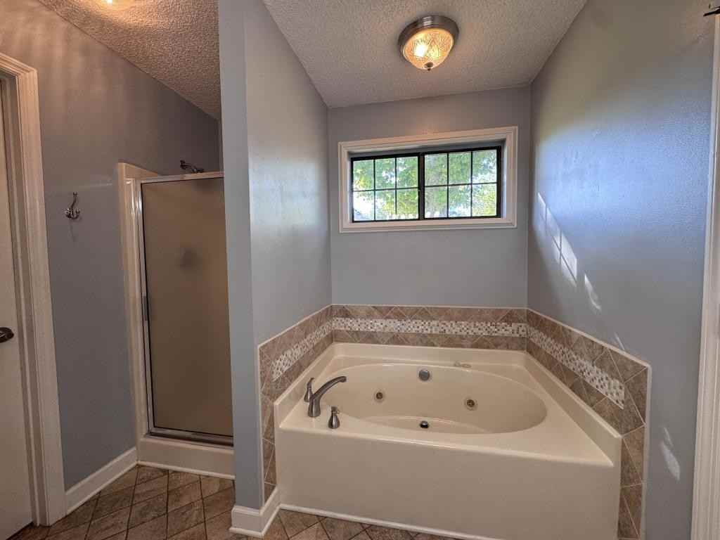 125 Lenox Dr - Photo 5 of 17