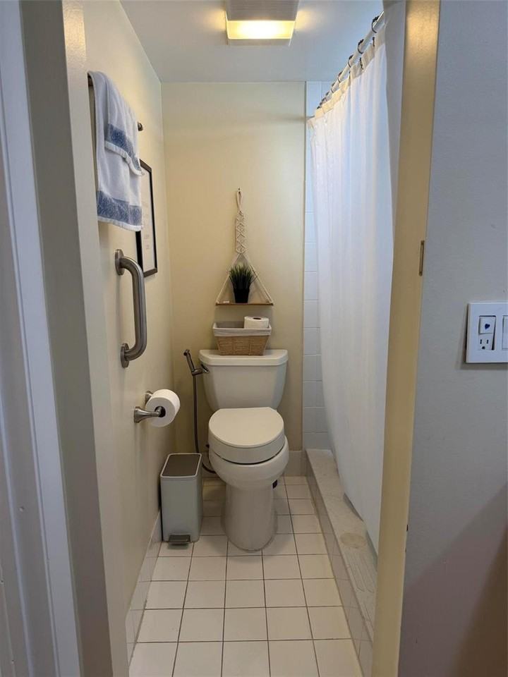 9230 Lagoon Place #408 - Photo 6 of 6