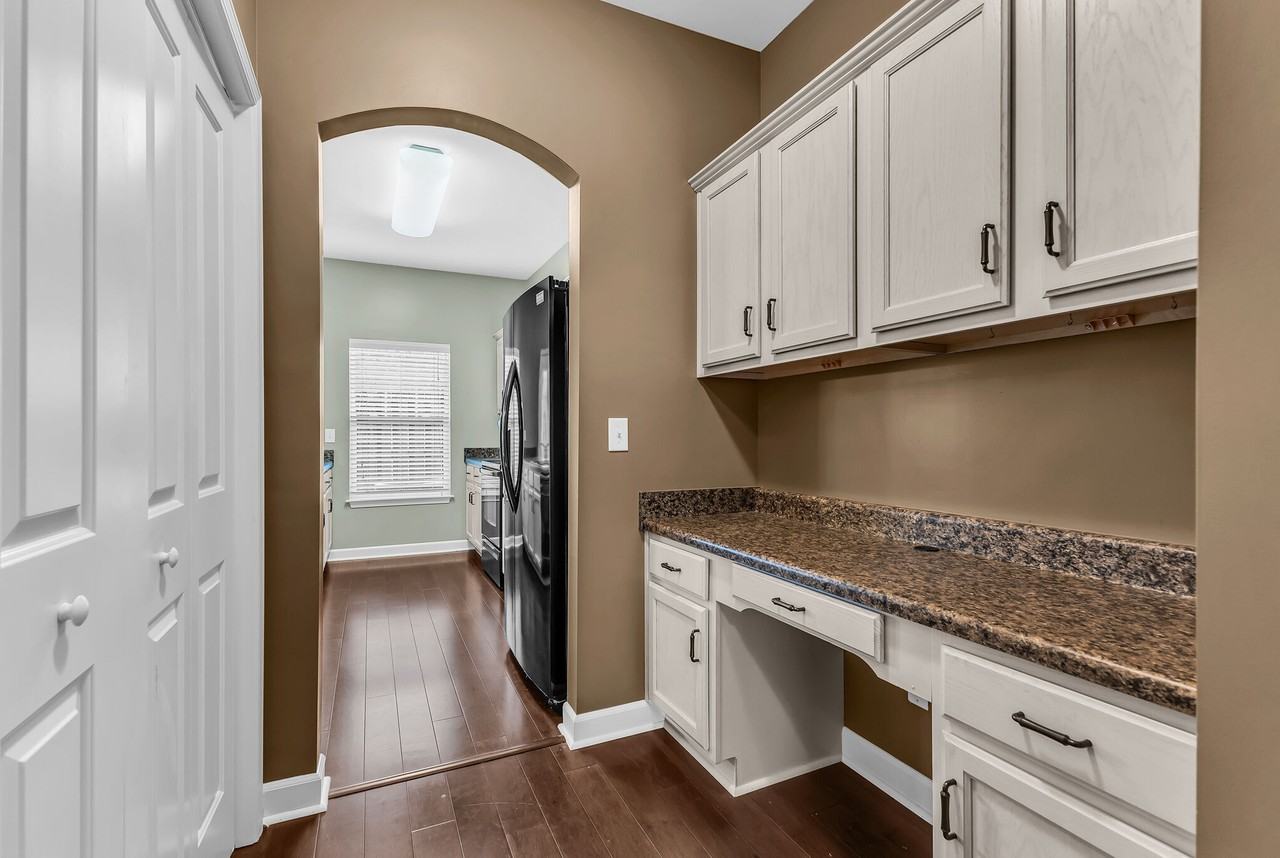 553 Rosedale Ave #1 - Photo 5 of 27