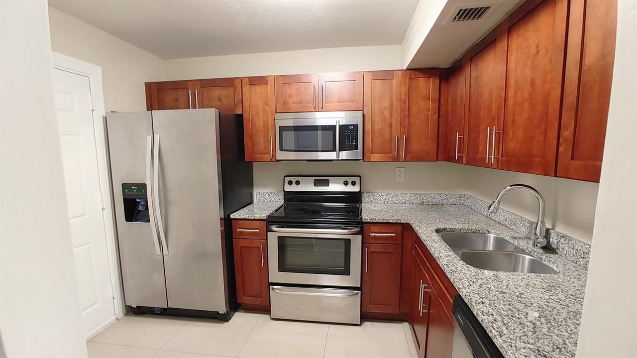 3700 Northwest 21st Street #305 - Photo 2 of 6